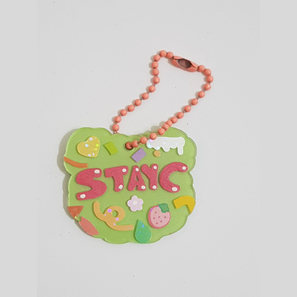 [On hand] STAYC Acrylic Pendant Keyring