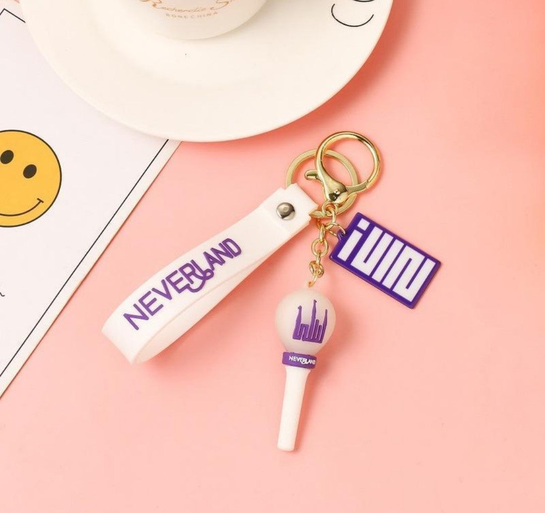 [Preorder] (G)I-dle Lightstick Keyring (Type.C)